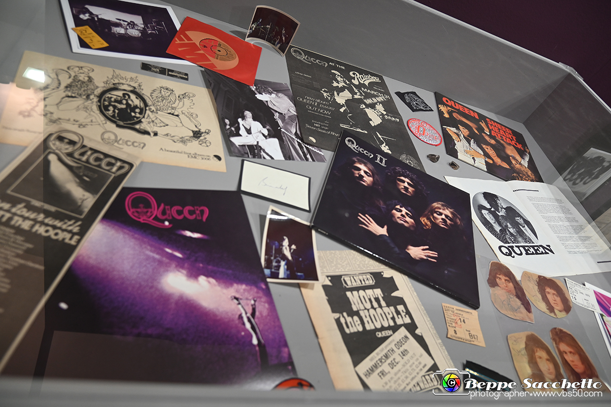 VBS_1658 - Mostra Peter Hince - Queen Experience.jpg